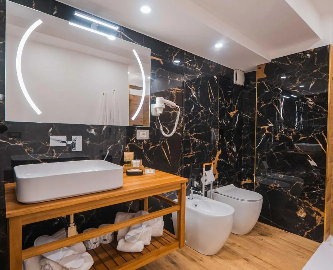 Humboldt Luxury Apartment & Rooms 타오르미나