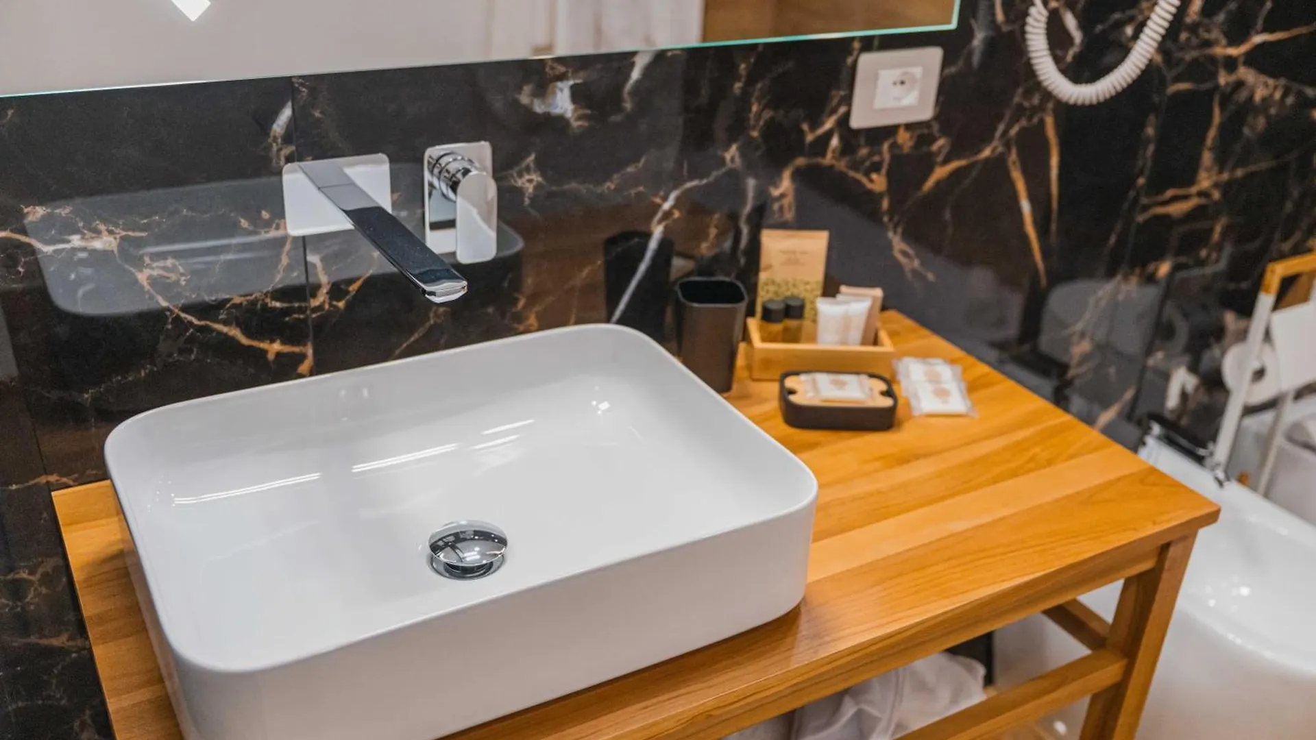 Humboldt Luxury Apartment & Rooms 타오르미나